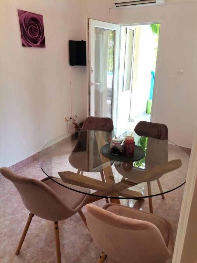 Family Friendly Apartments With A Swimming Pool Supetarska Draga - Donja, Rab - 2019 מראה חיצוני תמונה